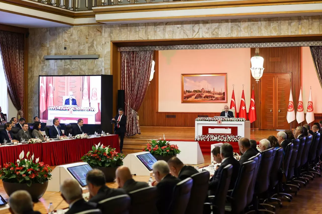 Oylama bitti! Komisyon oy çokluğuyla İmralı'ya gidiyor