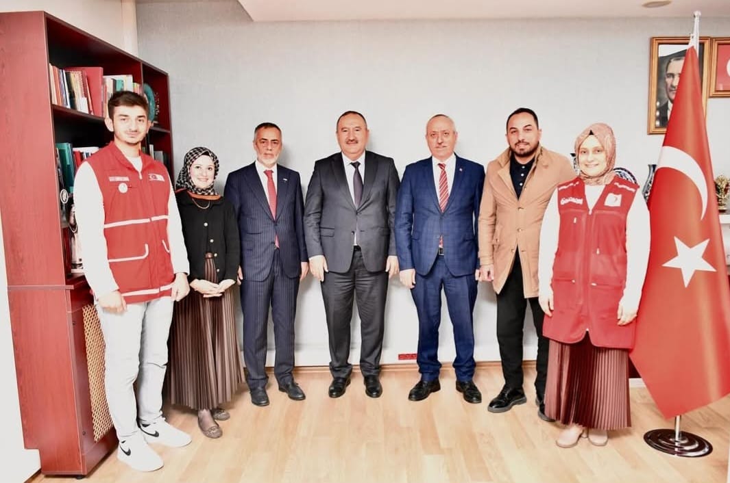 Kızılay Pendik Şube Başkanlığından İlçe Milli Eğitim Müdürüne 24 Kasım Ziyareti