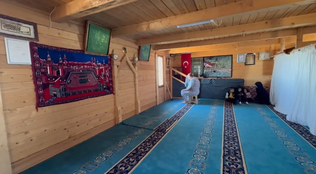 Kırklar Mescidi cayır cayır yandı: Bayburt – Çaykara arasında bulunan maneviyat dolu mekân küle döndü!