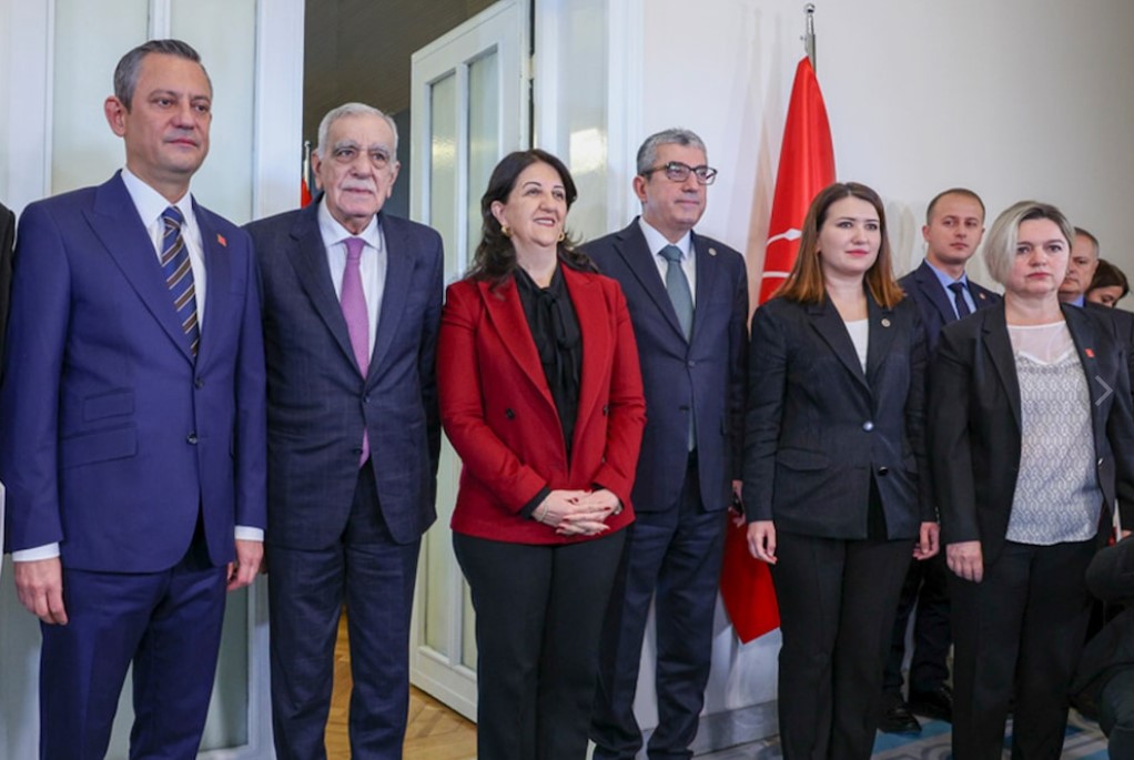 İmralı heyetine üye vermeyen CHP'ye DEM Parti'den tarihi not: Sorumluluk alanları da almayanları da tarih yazacak!