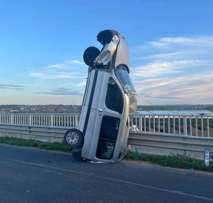 Böyle kaza görülmedi: Tekirdağ’da kaza yapan araç şaha kalktı!