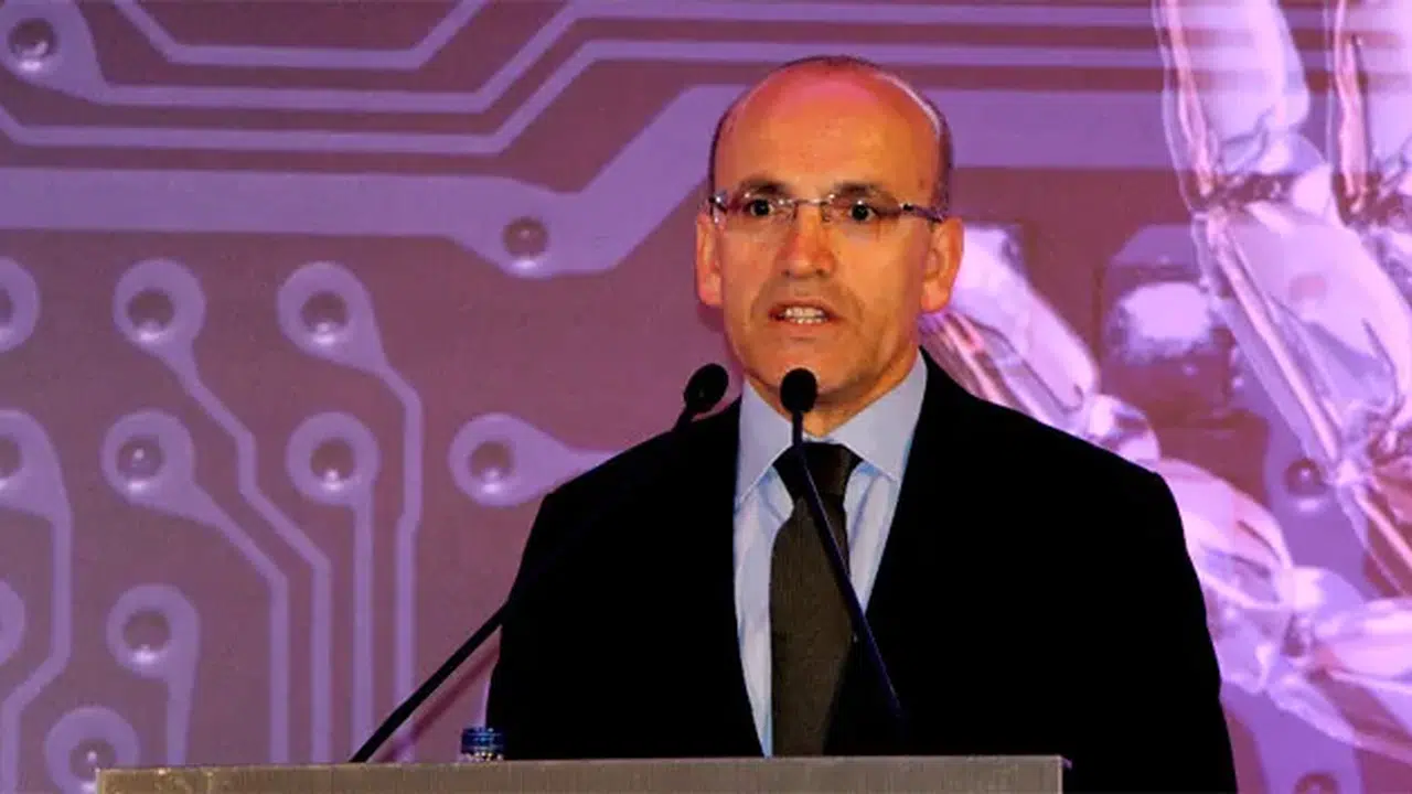 Mehmet Şimşek duyurdu: Türkiye ekonomisi, üçüncü çeyrekte yıllık bazda yüzde 3,7 büyüdü!