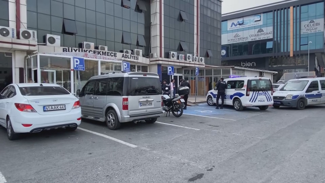 Adli emanetteki vurgun böyle görüntülendi: Altınları market arabasıyla çıkarmış!