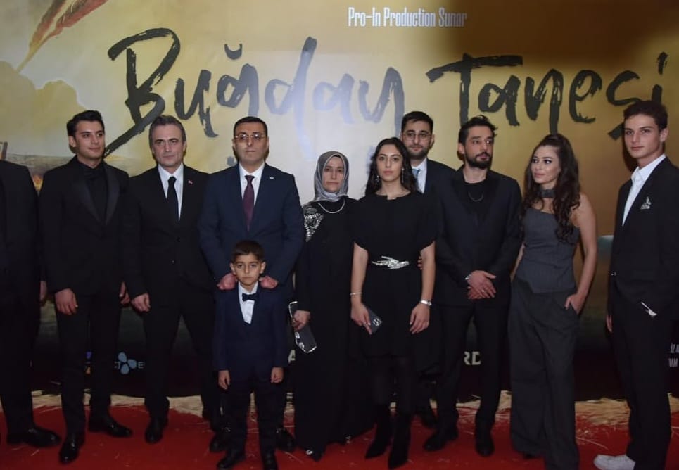 AK Parti Milletvekili Serkan Bayram kendi yaşam öyküsü ile gönüllere dokundu: Buğday Tanesi'ne ödül üstüne ödül yağdı!