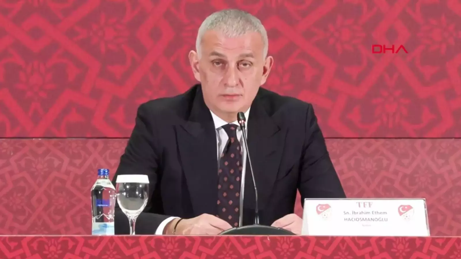 TFF Başkanı İbrahim Hacıosmanoğlu sert konuştu: Operasyonlar derinleştikçe Türk futbolunda bir panik havası esiyor!