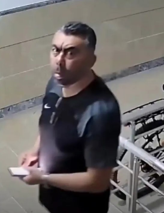 Korku filmlerini aratmayan cinayet: Boşanmak üzere olduğu karısını bulamayınca binada rastladığı başka kadını öldürdü!