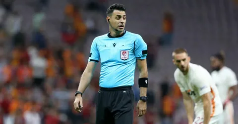 Son dakika... Trabzonspor-Beşiktaş maçını yönetecek hakem belli oldu!