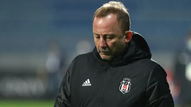 Beşiktaş'ta sürpriz ayrılık: Sergen Yalçın 2 isim ile yollarını ayırdı!