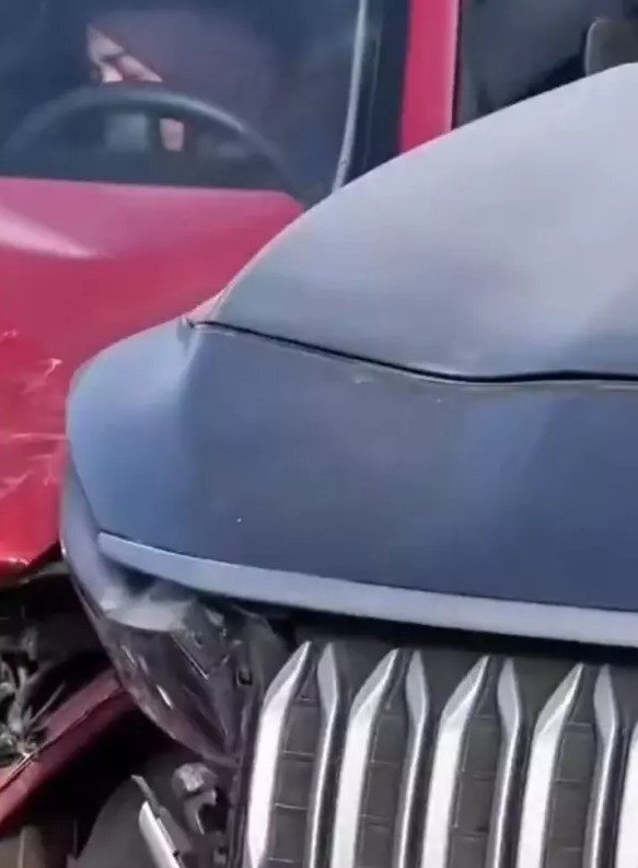 Direksiyon sınavında kurs aracı ile TOGG çarpıştı: Sürücü ve komisyon üyeleri hastaneye kaldırıldı!