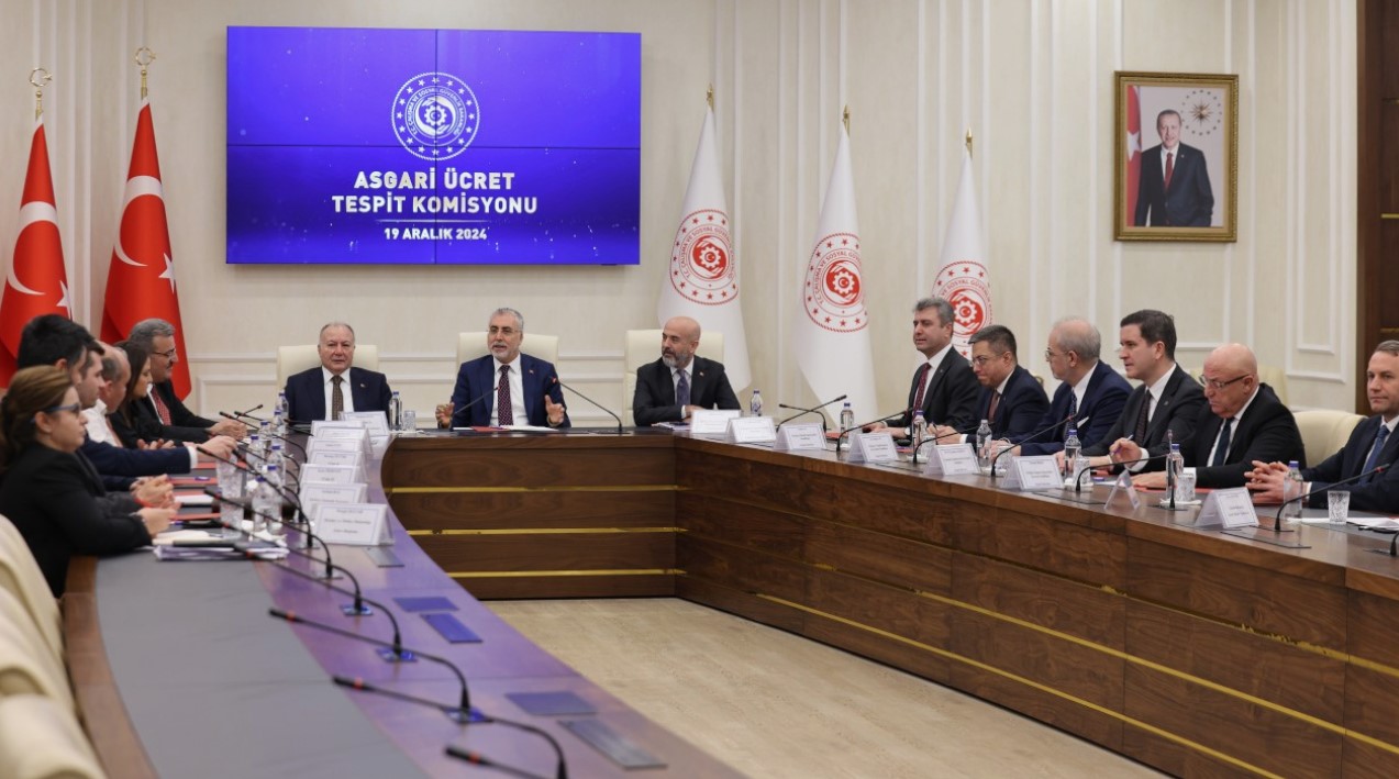 Asgari ücrette ikinci toplantı sürüyor, rakam belli olacak mı? Bakan Işıkhan'dan ilk açıklama geldi...