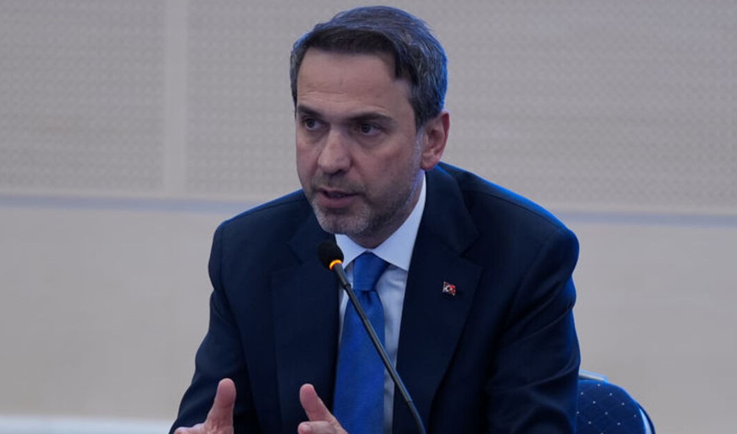 Bakan Bayraktar son noktayı koydu: Yeni yılda elektrik ve doğalgaza zam var mı? İşte o açıklama...