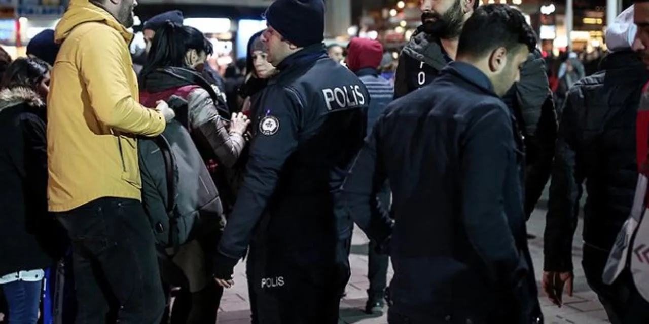 Bakan Yerlikaya ülke genelinde uygulanacak yılbaşı tedbirleri hakkında açıklama yaptı: 4 gün boyunca sürecek!