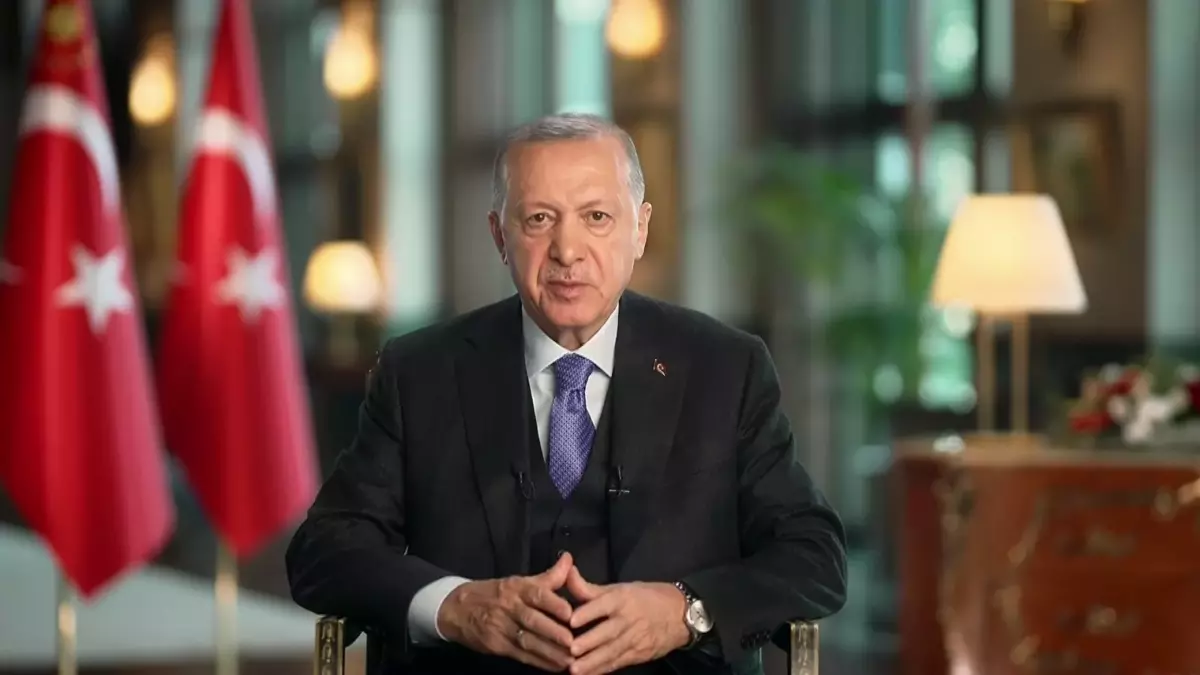 Cumhurbaşkanı Erdoğan'dan yeni yıl mesajı: Laf yerine iş, polemik yerine icraat