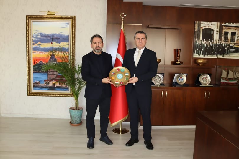 AHİSİAD'dan yeni yılın ilk ziyareti Pendik kaymakamı Mehmet Yıldız'a