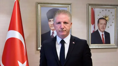 İstanbul'da eğitime ara verildi: Öğrencilerin kar tatili sevinci!