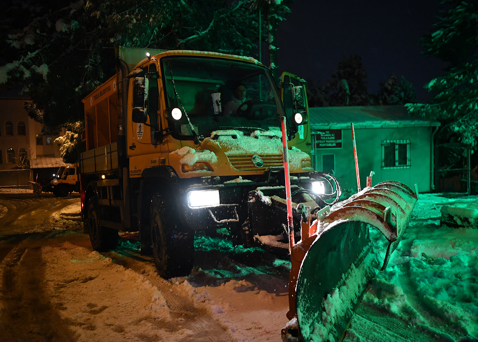 Tuzla Belediyesi Karla mücadele için 7/24 teyakkuzda