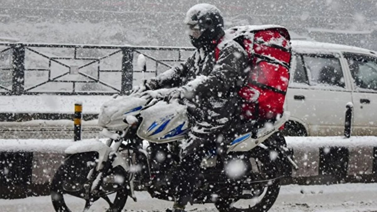 Valilik duyuru yaptı: İstanbul'da ağır taşıtların ve kuryelerin trafiğe çıkışı yasak!
