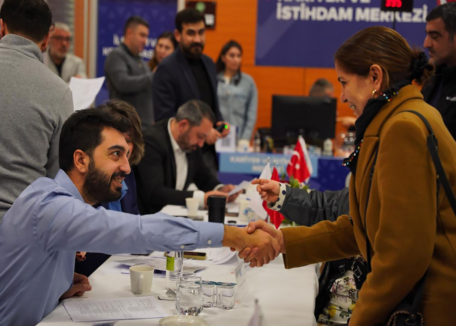 Tuzla Belediye Başkanı Eren Ali Bingöl komşularıyla buluşmaya devam ediyor