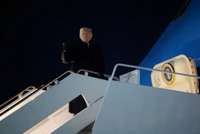 Davos Zirvesi'ne giderken yolda kaldı: Uçağı arıza yapan Trump ABD'ye geri döndü