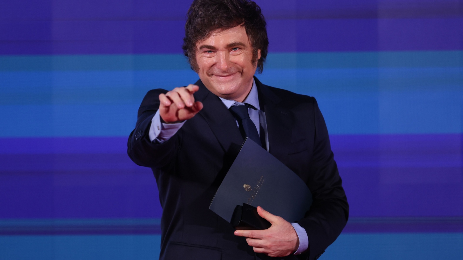 Davos Zirvesi'de Gerardo Milei modası: Ayakkabıları olay oldu!