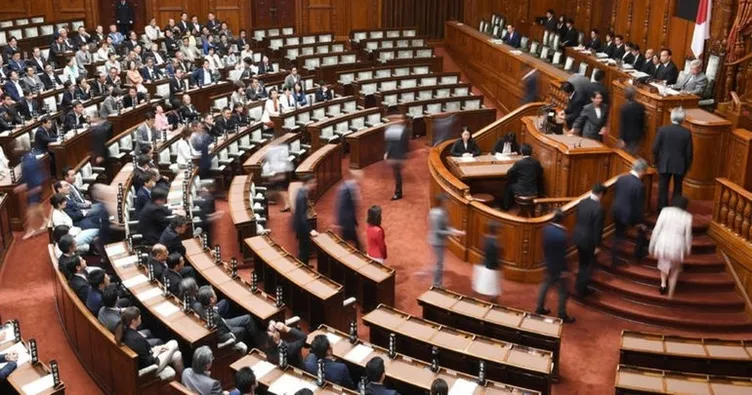 Japonya'da hükümet krizi! Ülke erken seçime hazırlanıyor
