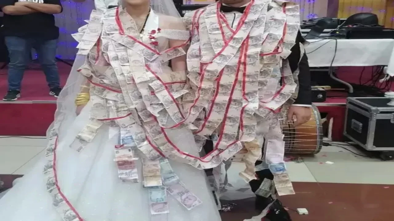 Düğünlerde nakit devri kapanıyor: Artık davetiyelerde IBAN var!