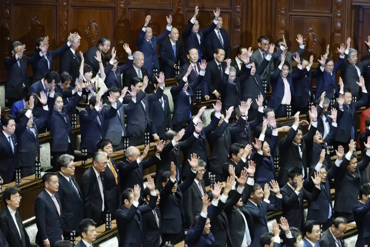 Japonya'da hükümet krizi! Ülke erken seçime hazırlanıyor