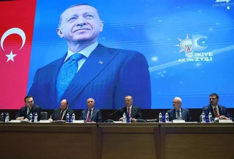 4 belediye başkanı daha AK Parti’ye katıldı: Erdoğan rozetlerini elleriyle taktı