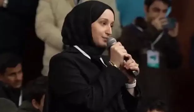 Bilal Erdoğan'a genç kızdan dikkat çeken soru: 'Neyden para kazanıyorsunuz?' İşte o yanıt...