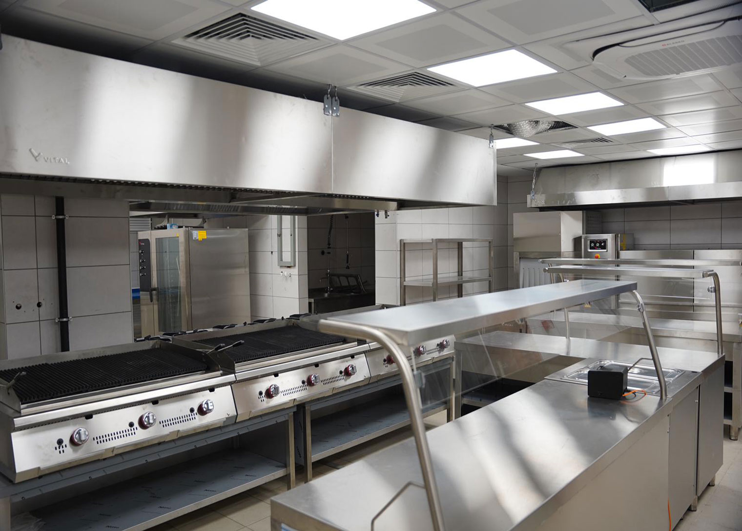 Tuzla Mekan Palmiye yenilenen yüzüyle görkemli açılışla hizmete açıldı