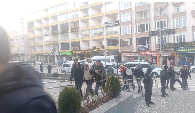 Kayıp olan adamın komşusundan kan donduran itiraf: Öldürüp 6 parçaya ayırmış!