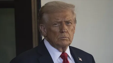 ABD'den peş peşe hamleler: İran ile ticaret yapan tüm ülkelere ek gümrük vergisi!