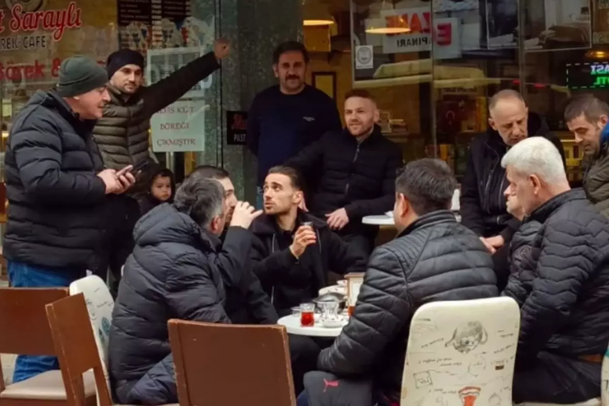 Galatasaray'ın yıldızı yaşadığı eski mahallesine gitti: İşte o ziyaretin nedeni...