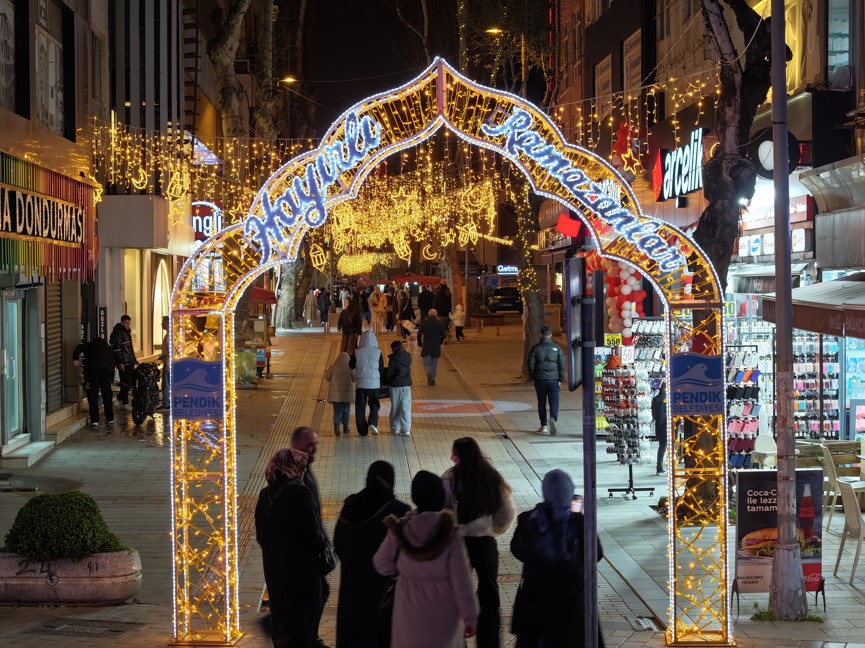 Pendik bu Ramazan'da da yine ışıl ışıl...