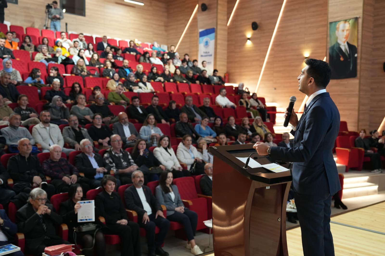 “Denizin Kucakladığı Şehir- Tuzla” kitabı çıktı!