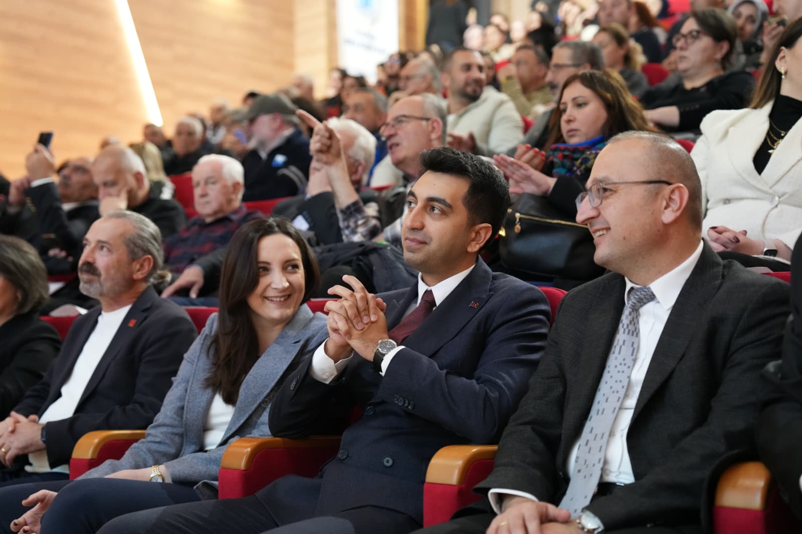 “Denizin Kucakladığı Şehir- Tuzla” kitabı çıktı!