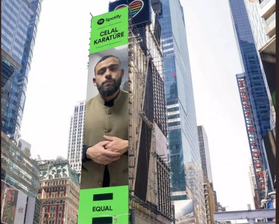 Celal Karatüre dünyayı salladı: "Hu der Hacılar" iTimes Meydanı'nda! 