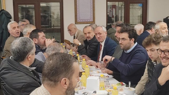 Zümrüt Vakfı’nın İftar Programına yoğun katılım