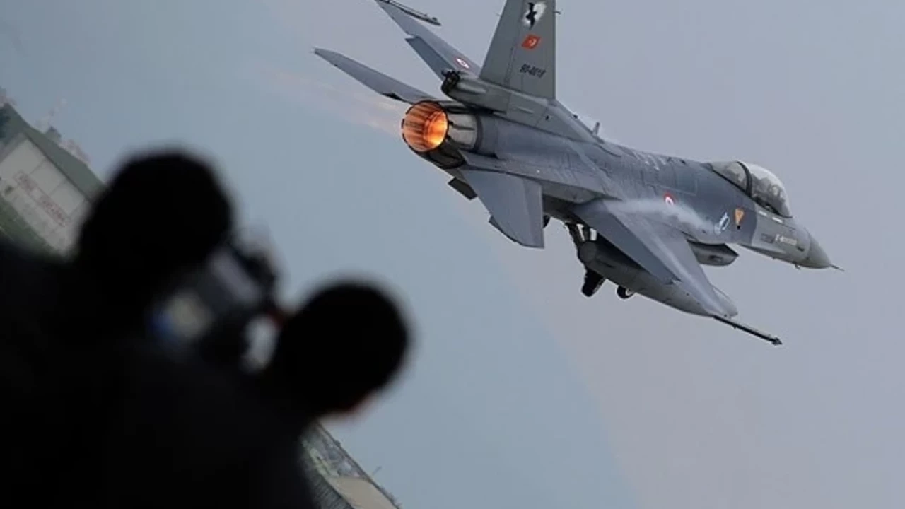 Türkiye İran sınırında hareketli saatler: Türk jetleri sınır hattında devriye uçuşları gerçekleştiriyor
