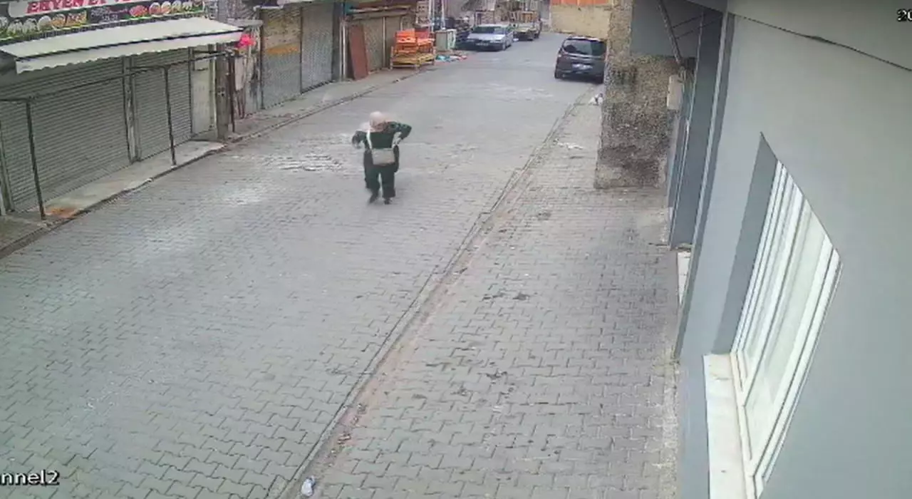 "Hastaneye gidiyorum" diye evden çıktı, sırra kadem bastı: Hatice'nin son görüntüleri