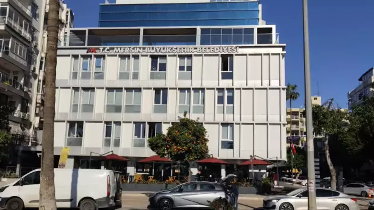 CHP’li Mersin Büyükşehir Belediyesi'ne rüşvet ve ihale operasyonu: Çok sayıda gözaltı var