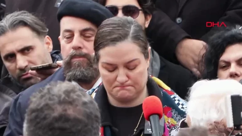 Tarih adamı İlber Hoca'a veda: Törenin ardından Fatih Camisi Haziresi'ne defnedilecek