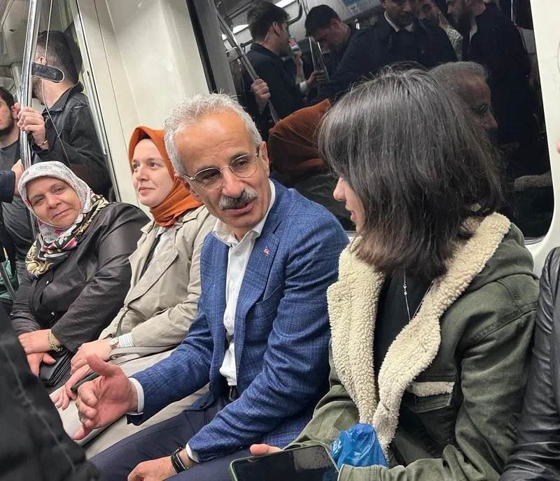 Bakan Uraloğlu duyurdu: Şehir içi toplu taşıma bayramda ücretsiz!