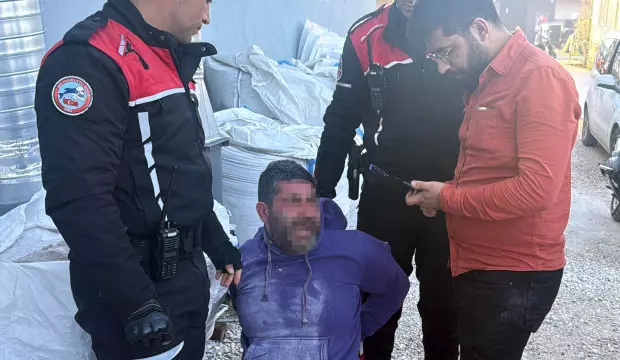 Maaşını alamayan işçi, tiner döküp iş yerini ateşe verdi!