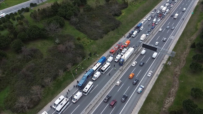 İstanbul'da 4 cezaevi nakil aracının karıştığı zincirleme kaza meydana geldi: Çok sayıda yaralı mahkum var!