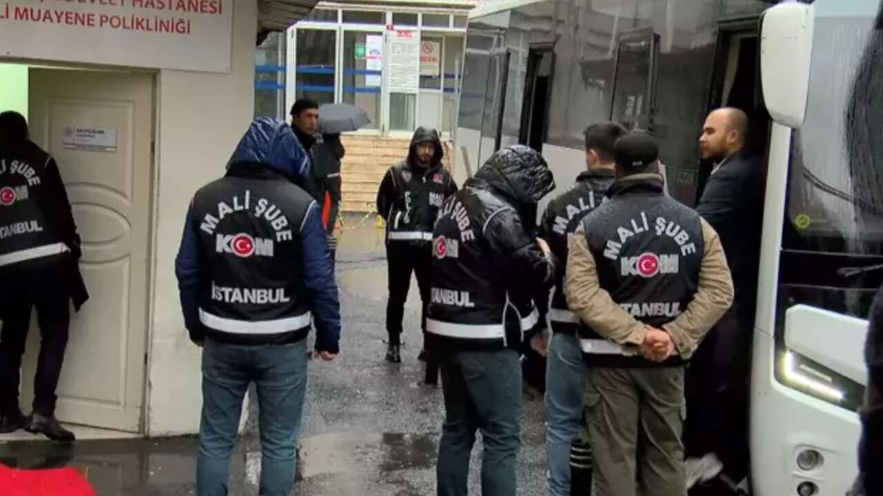 Uşak Belediyesi yolsuzluk soruşturmasında önemli gelişme: Özkan Yalım ve 12 şüpheli adliyeye sevk edildi