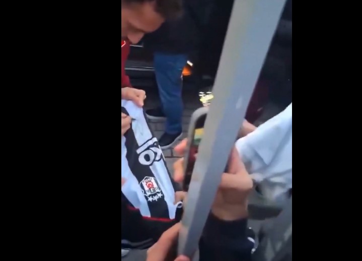 Çamur medya iş başında! 'Hakan Çalhanoğlu Beşiktaş formasını imzalamadı' iddiası çürük çıktı!