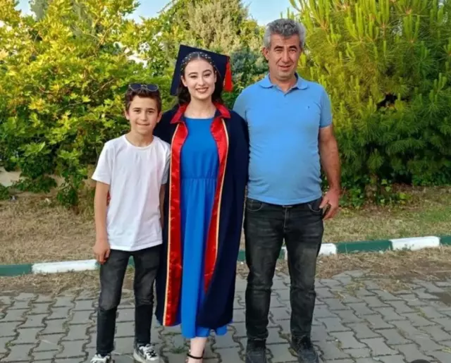 Aile katliamı sonucu acı görüntü: 4 tabut yan yana dizildi