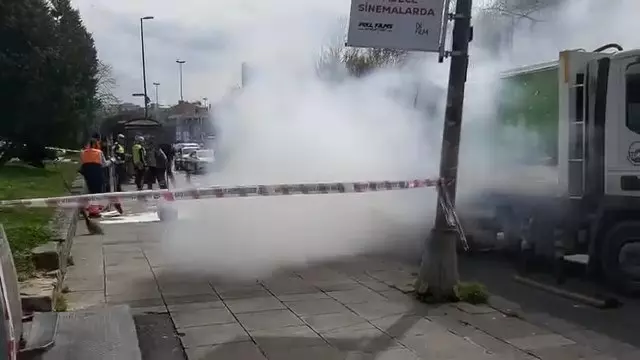 Fatih'te çöp kamyonu bomba gibi patladı: Cadde savaş alanına döndü, trafik durdu...