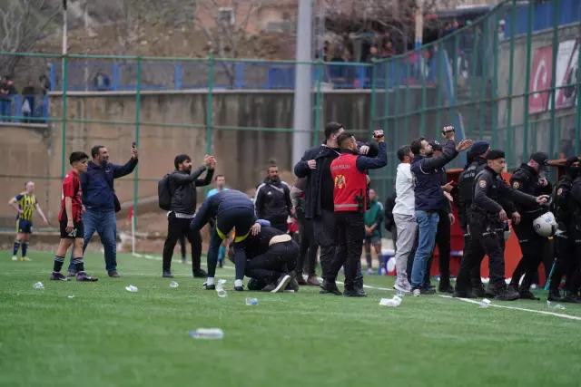 Fenerbahçe kadın futbon takımına çirkin saldırı, "İnşallah buradan sağ salim çıkarız''